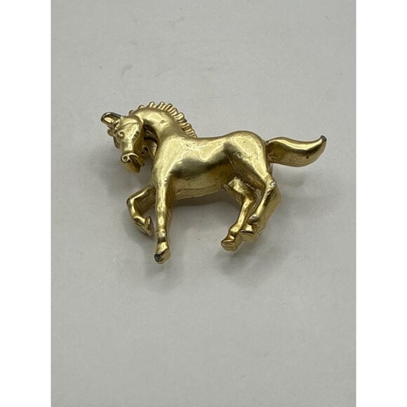 Gold-Tone Horse Brooch With Intricate Details - Picture 1 of 7